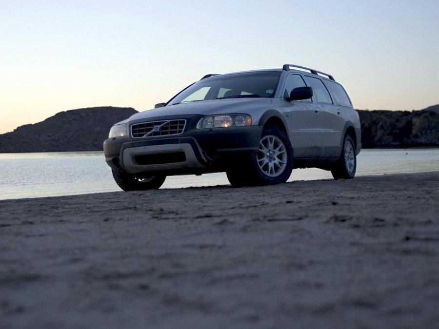  Volvo XC70 2005 года  (US) (фото 6 из 30)